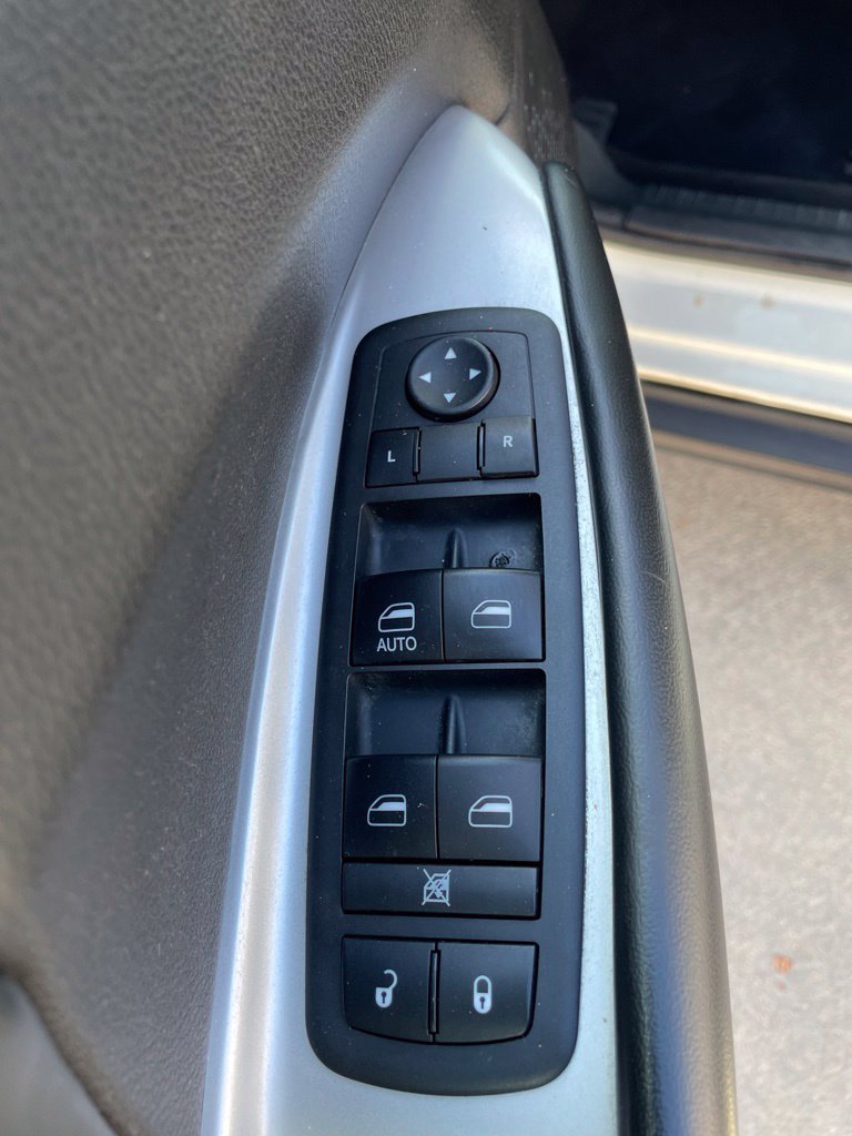 Used 2018 Dodge Journey SE w/ Popular Equipment Group FWD image 15