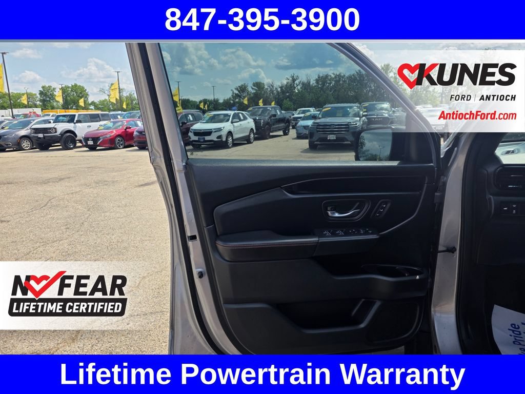 Used 2025 Honda Pilot TrailSport image 18