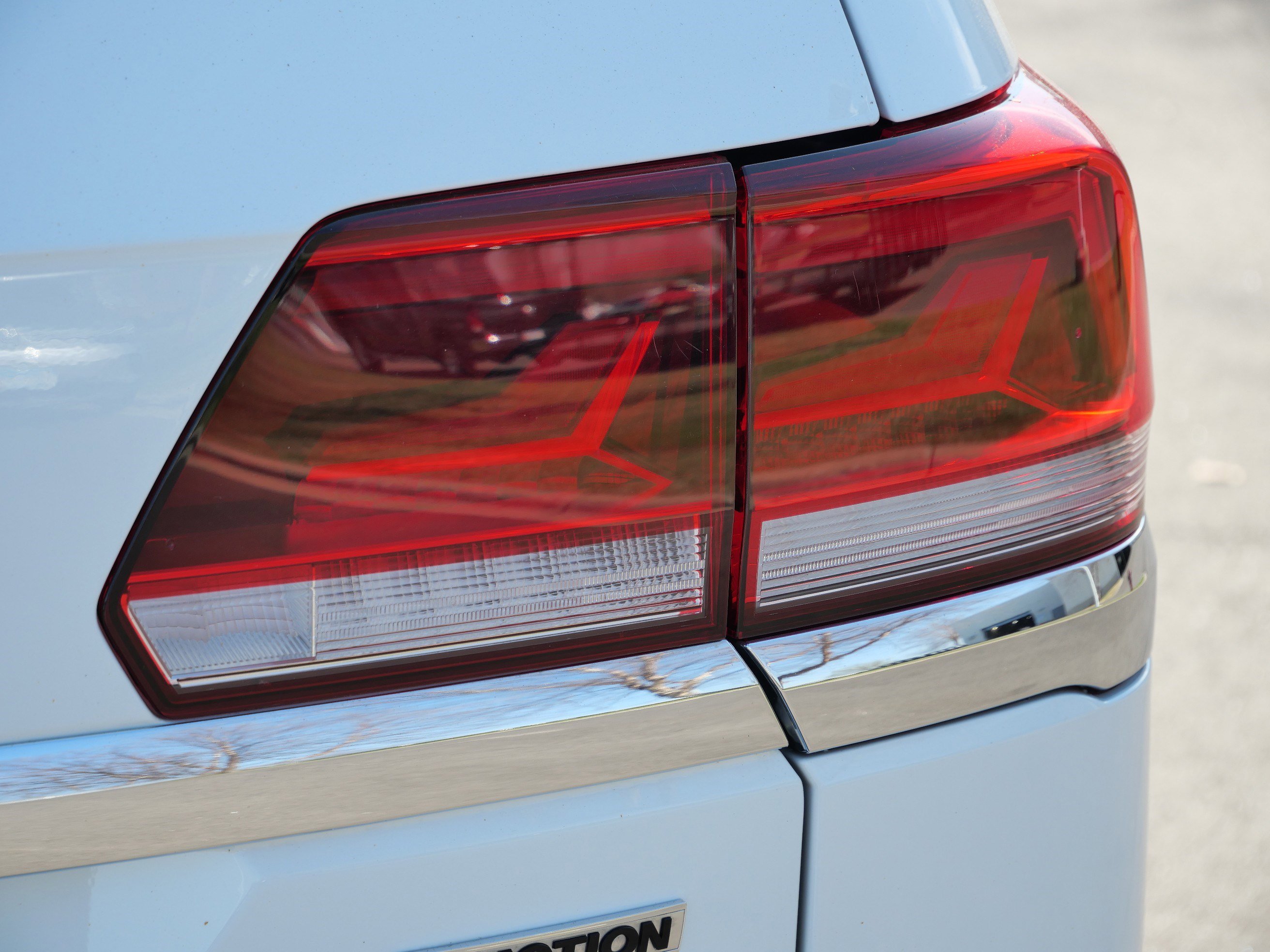 Certified 2022 Volkswagen Atlas SE image 17