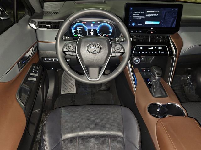 Used 2023 Toyota Venza Limited image 14