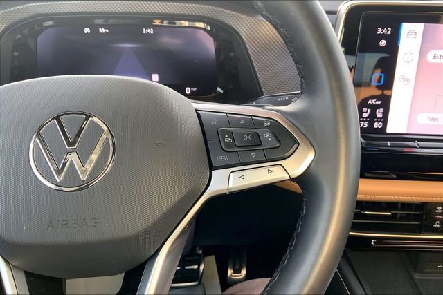 Used 2024 Volkswagen Atlas Cross Sport SEL R-Line image 22