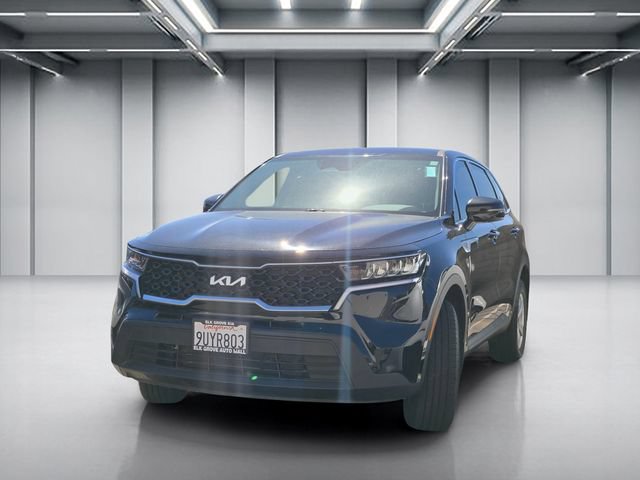 Used 2023 Kia Sorento LX AWD/4WD image 3