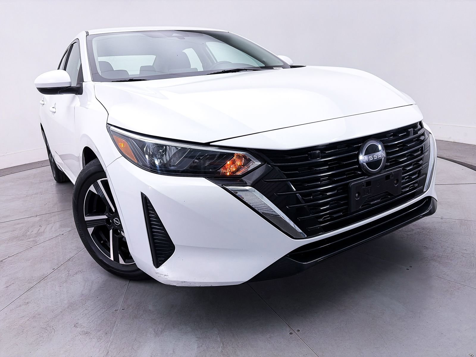 Used 2024 Nissan Sentra SV FWD image 3
