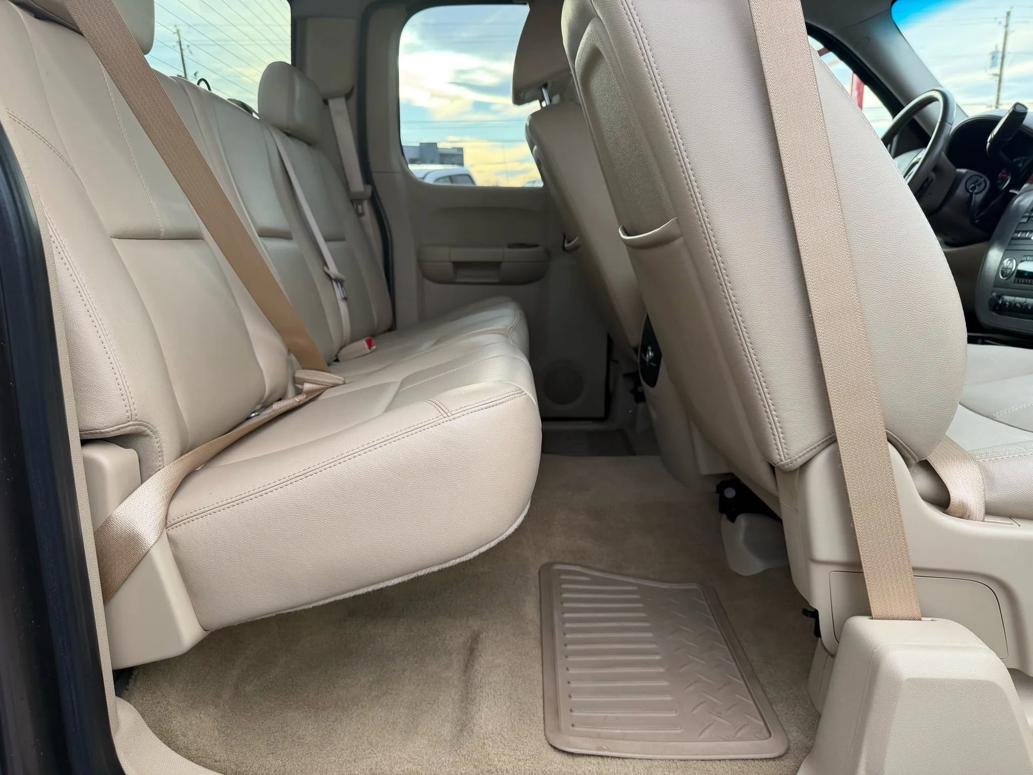 Used 2008 GMC Sierra 2500 SLT w/ Convenience Package image 17