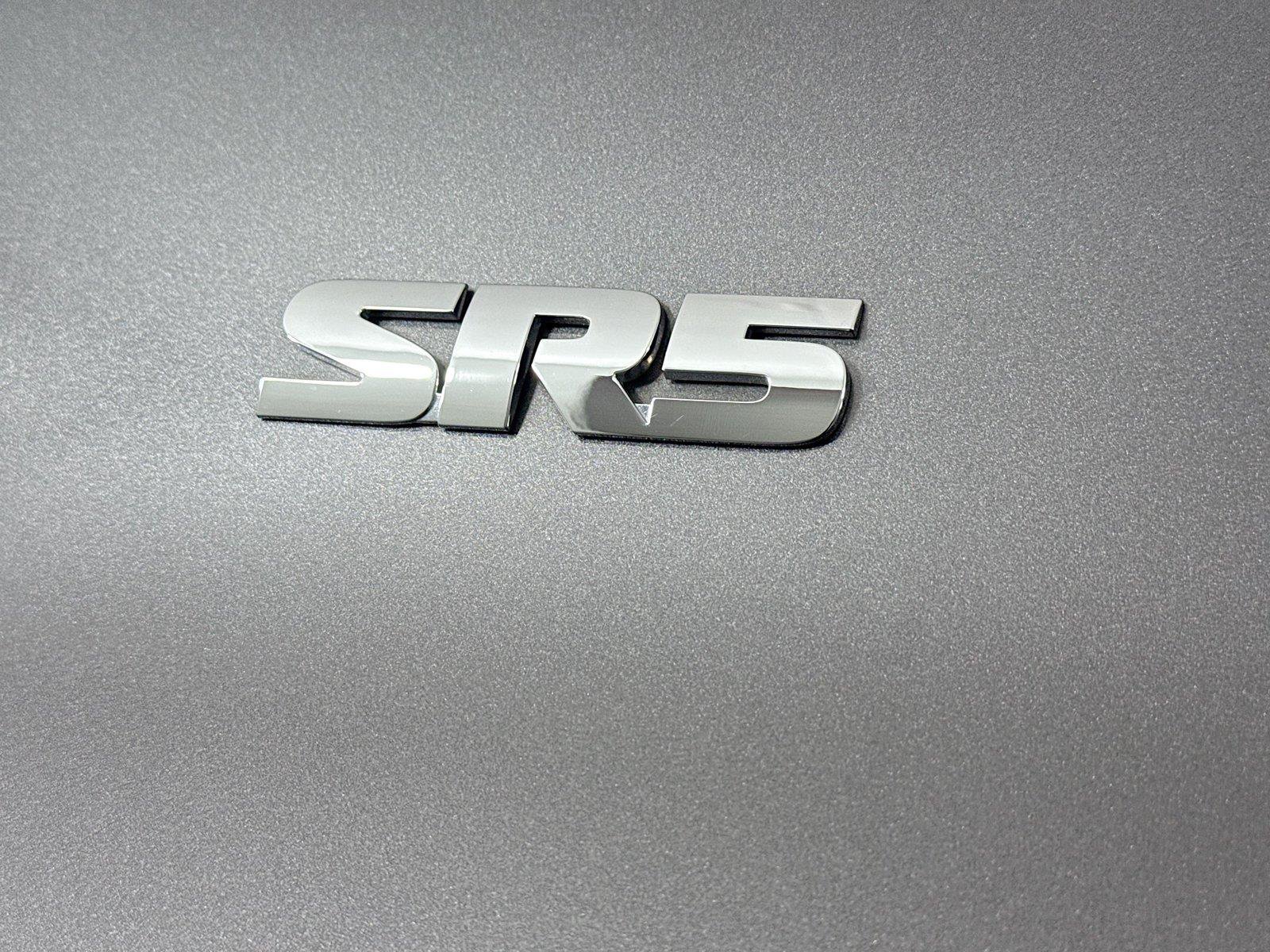 Used 2017 Toyota 4Runner SR5 AWD/4WD image 14