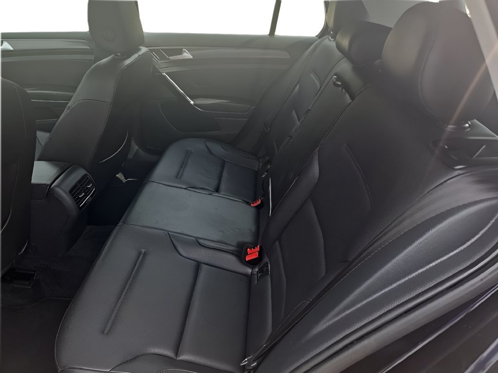 Used 2018 Volkswagen e-Golf SEL FWD image 11