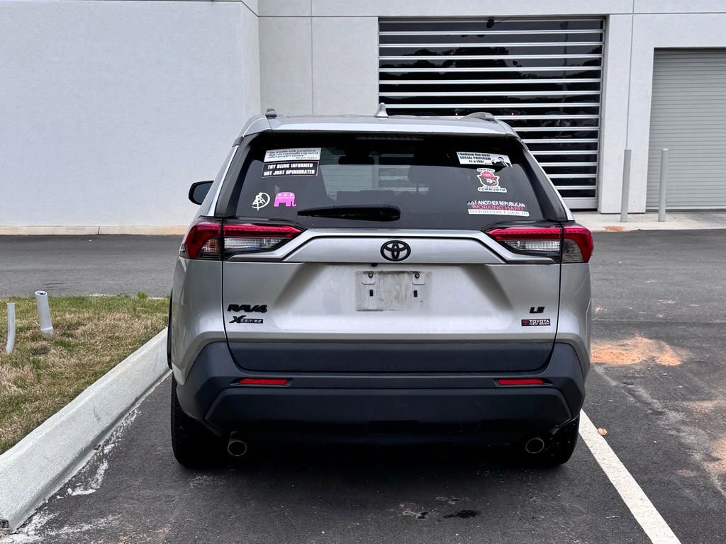 Used 2021 Toyota RAV4 LE FWD image 7
