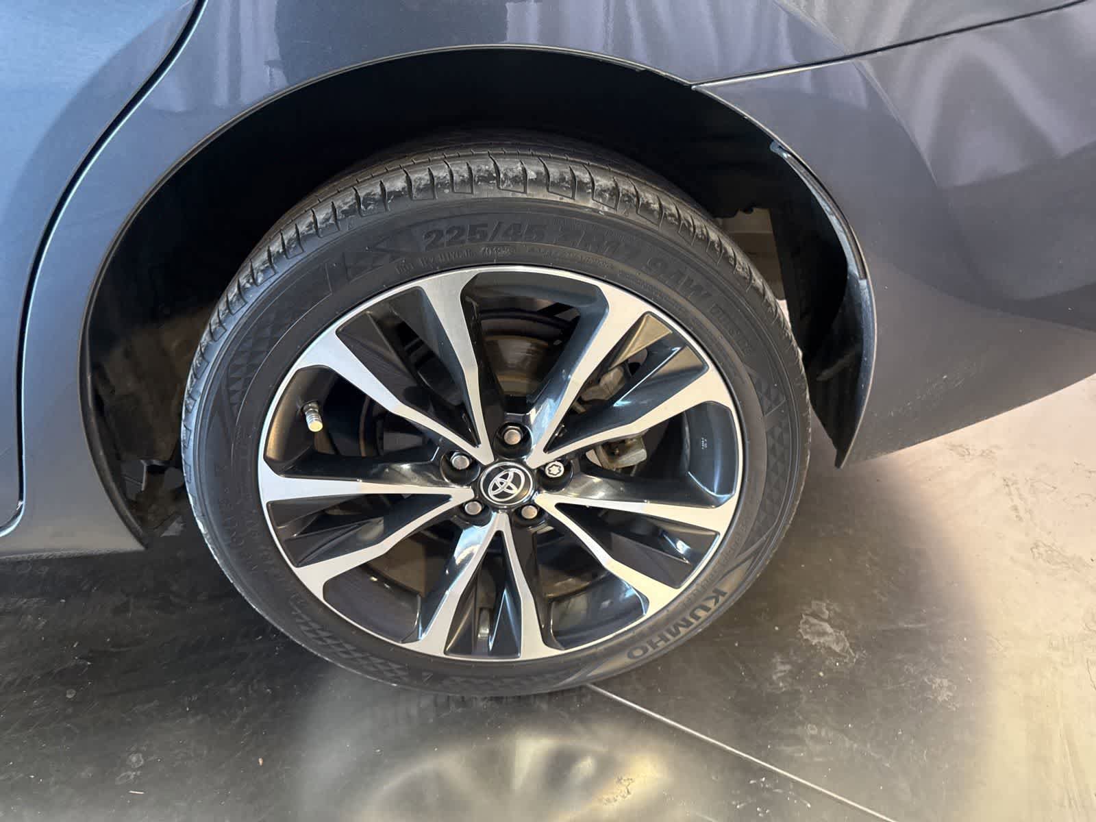 Used 2018 Toyota Corolla SE w/ Carpet Mat Package (TMS) FWD image 10
