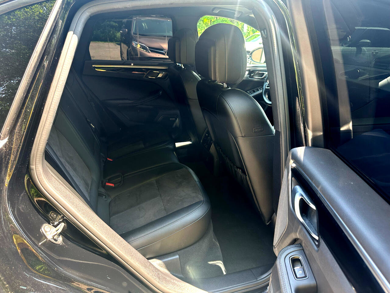 Used 2018 Porsche Macan Sport Edition image 20