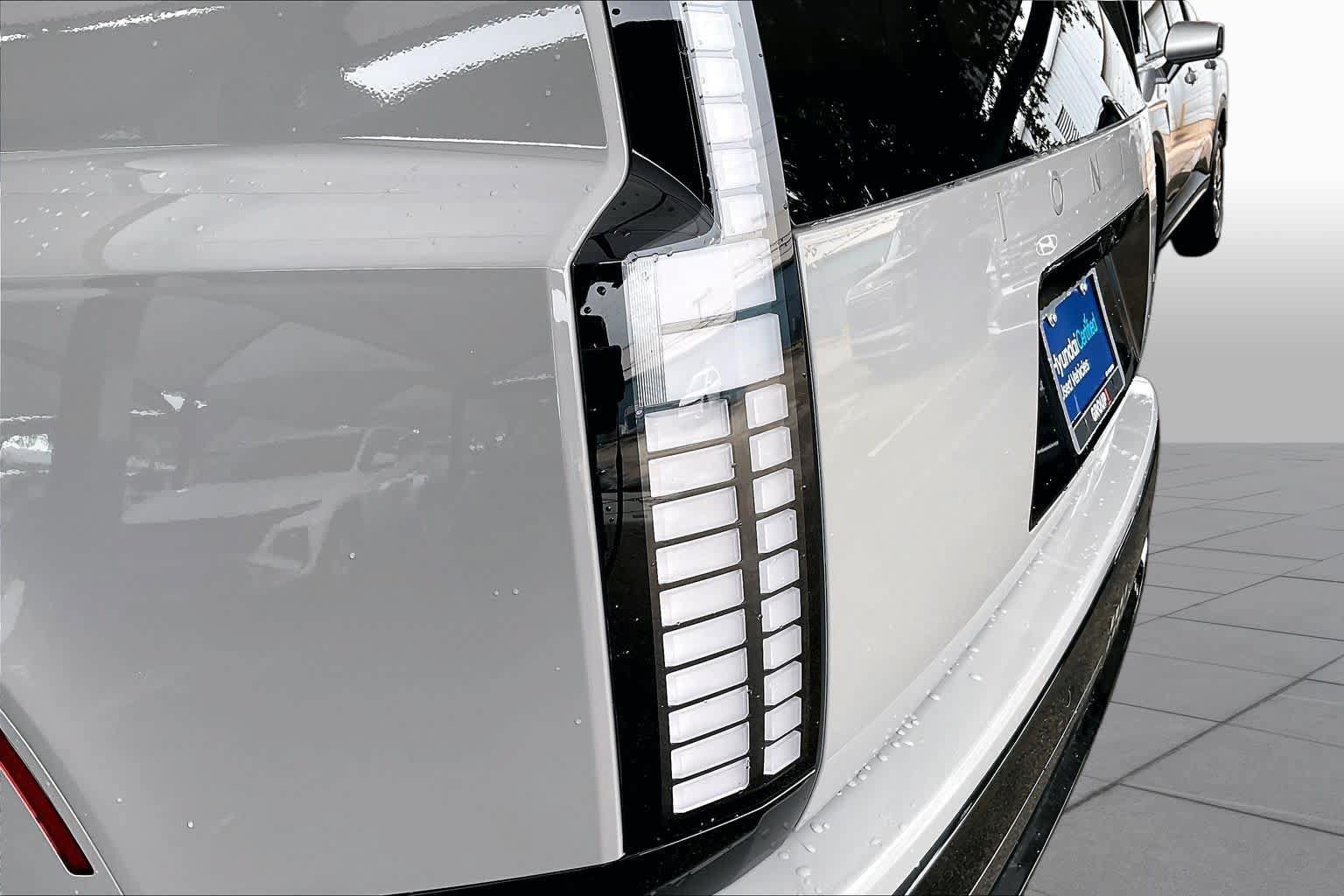 Certified 2026 Hyundai Ioniq 9 Calligraphy AWD/4WD image 27