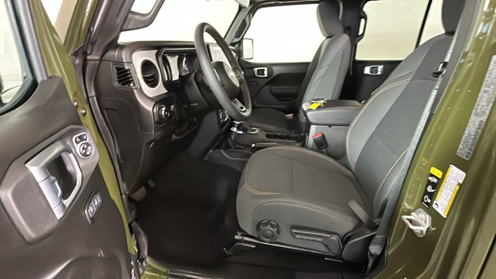 Used 2024 Jeep Wrangler Unlimited Sport AWD/4WD image 13