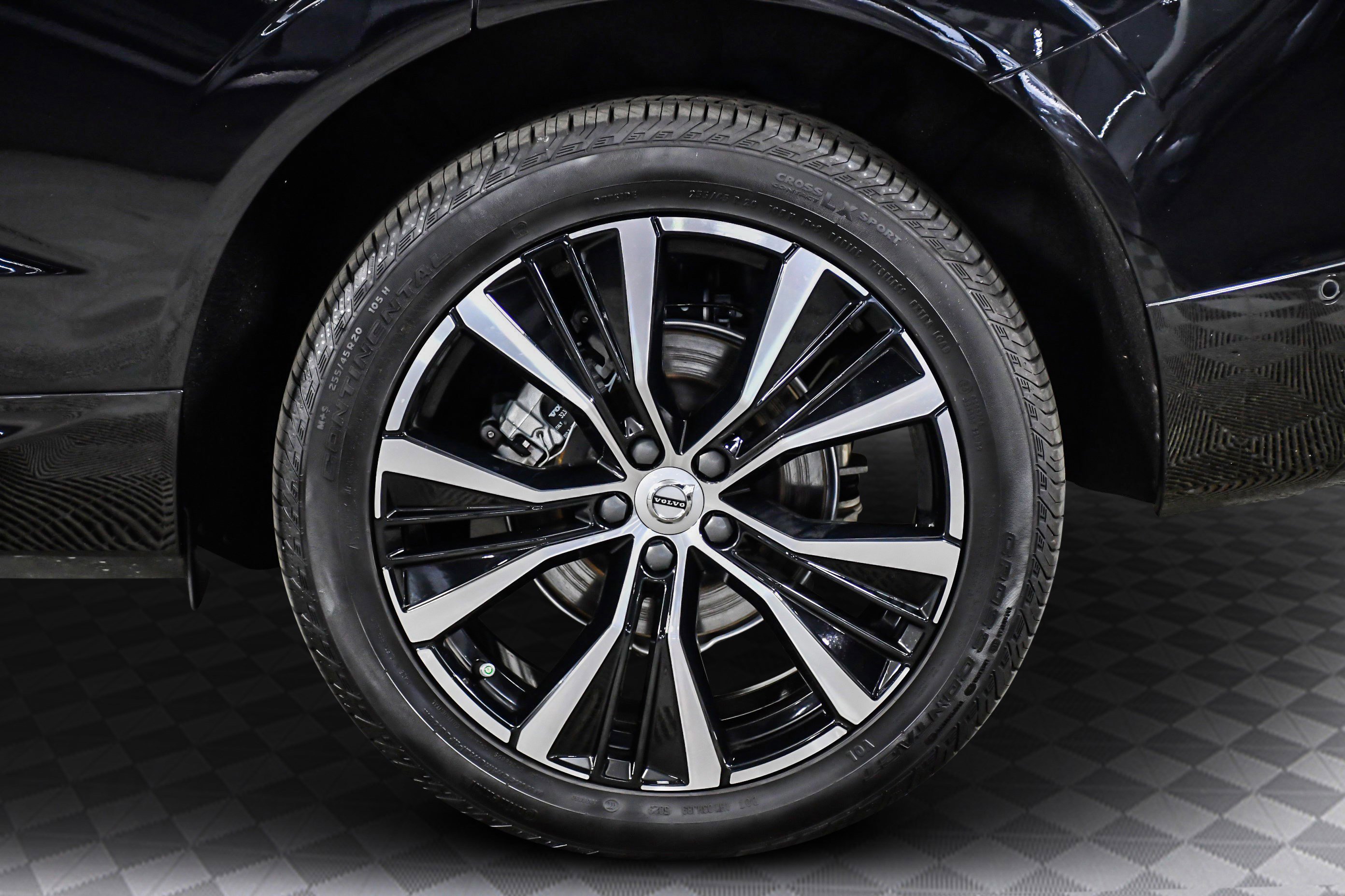 Used 2024 Volvo XC60 B5 Plus image 35