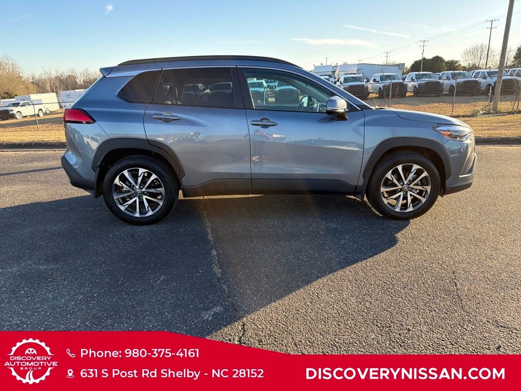 Used 2023 Toyota Corolla Cross XLE image 6