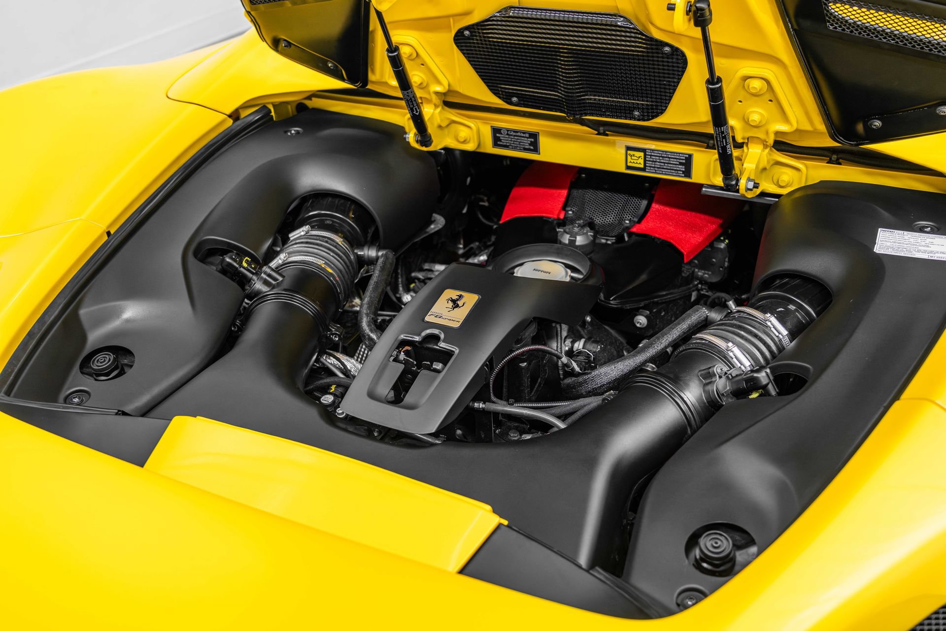 Certified 2022 Ferrari F8 Tributo RWD image 22
