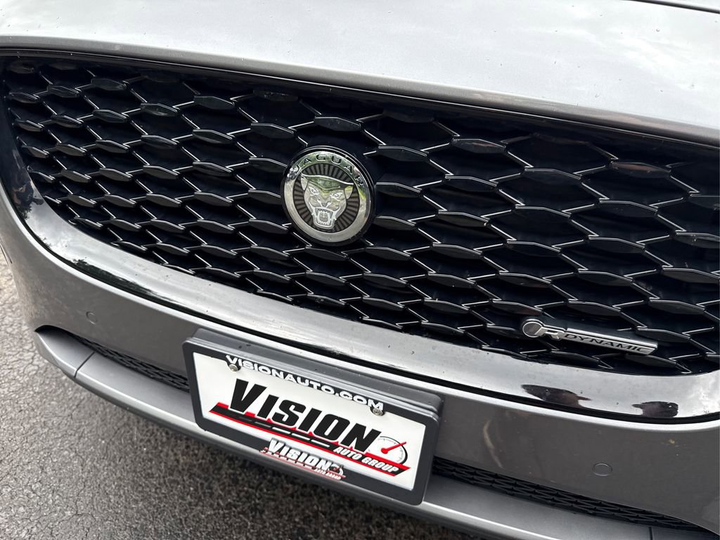 Used 2024 Jaguar E-PACE R-Dynamic SE image 17