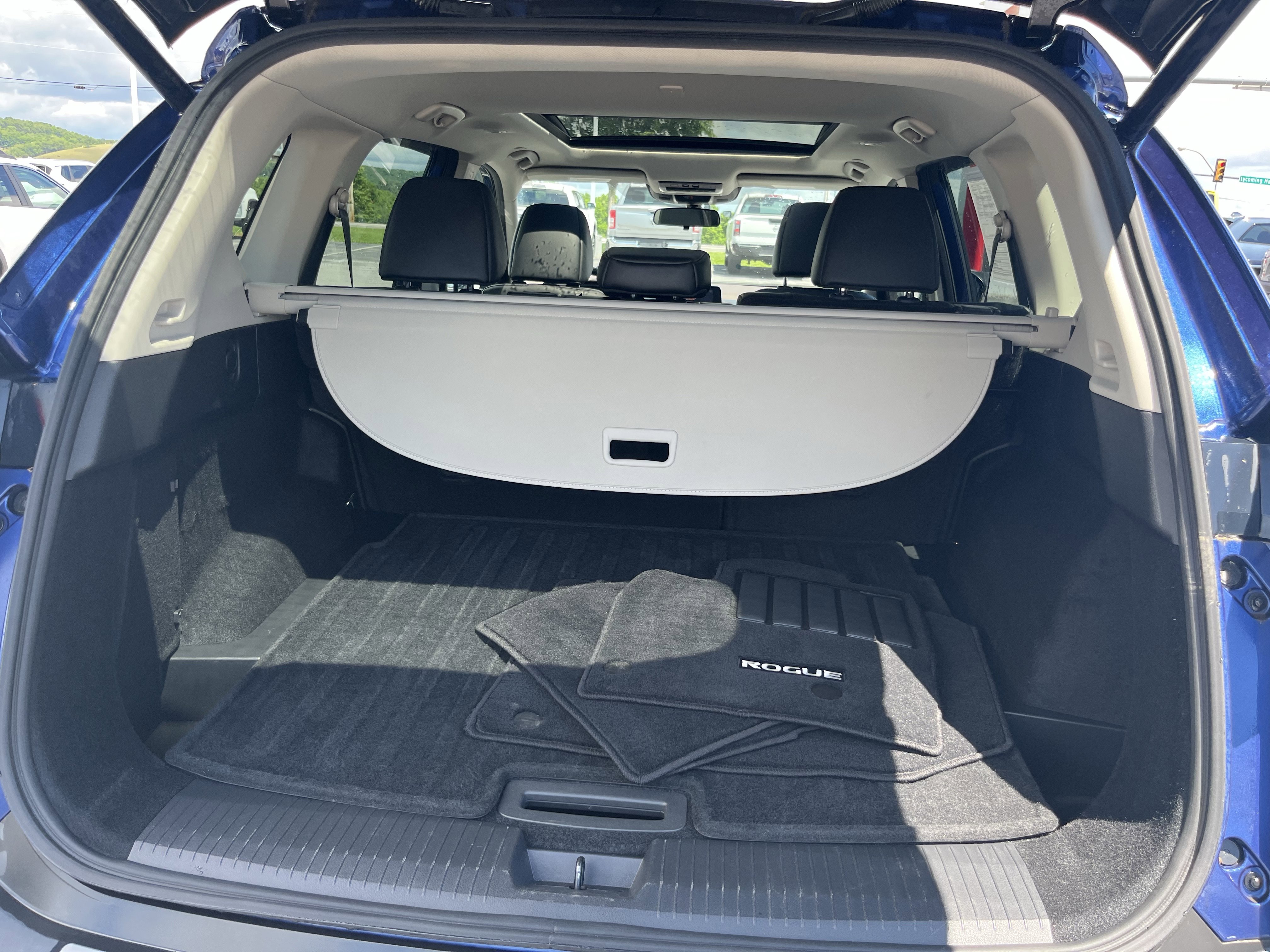Used 2022 Nissan Rogue SV w/ SV Premium Package AWD/4WD image 7