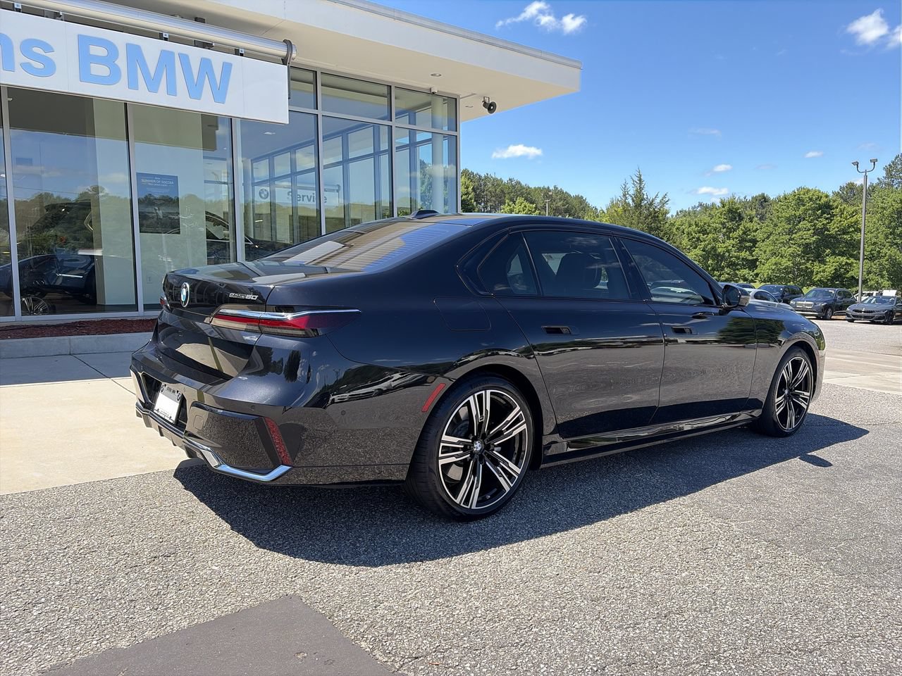 Used 2025 BMW i7 eDrive50 w/ Executive Package RWD image 8