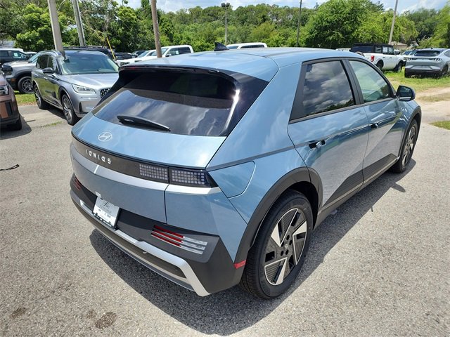 New 2025 Hyundai Ioniq 5 SE image 3