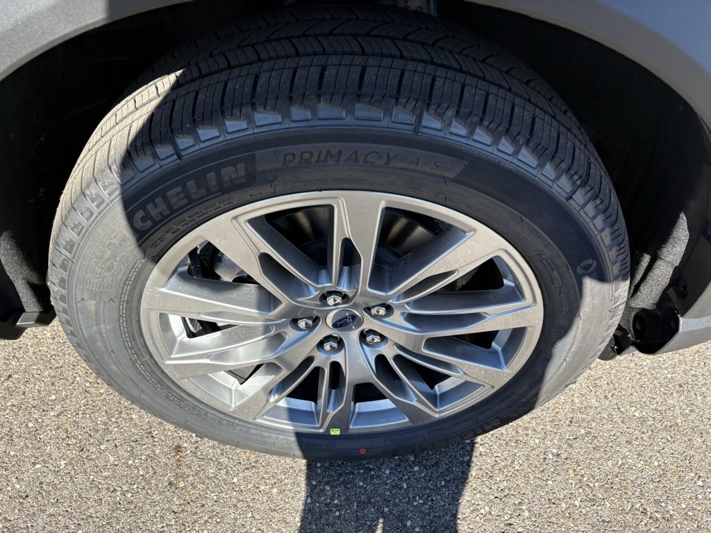 New 2026 Ford Explorer Active w/ Active Comfort Package image 15