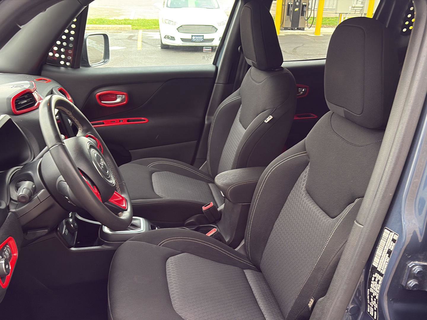 Used 2021 Jeep Renegade Latitude image 6
