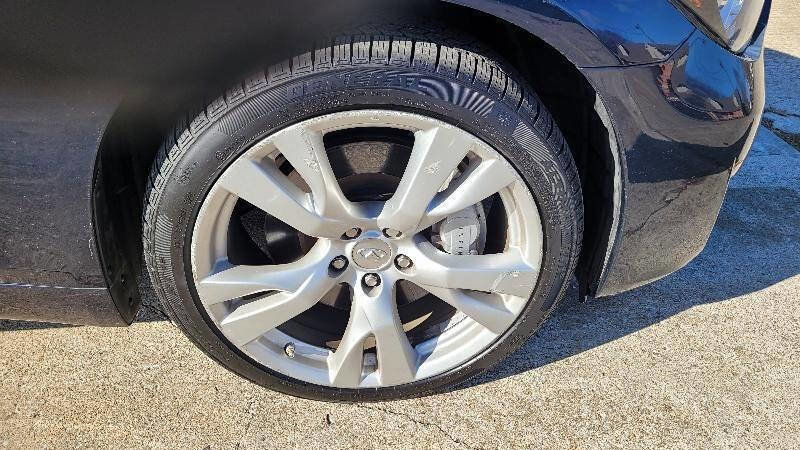 Used 2015 INFINITI Q70 3.7 w/ Technology Package AWD/4WD image 24