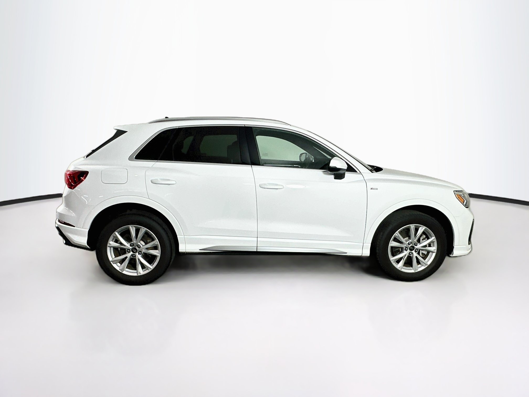 Used 2025 Audi Q3 2.0T Premium AWD/4WD image 10