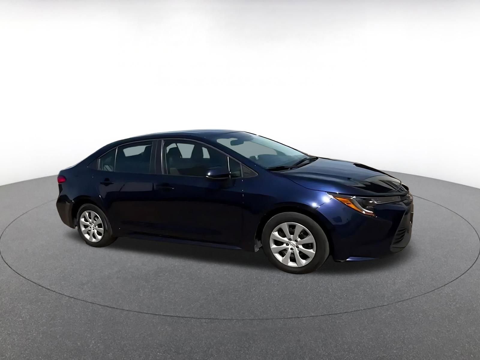 Used 2025 Toyota Corolla LE video 2