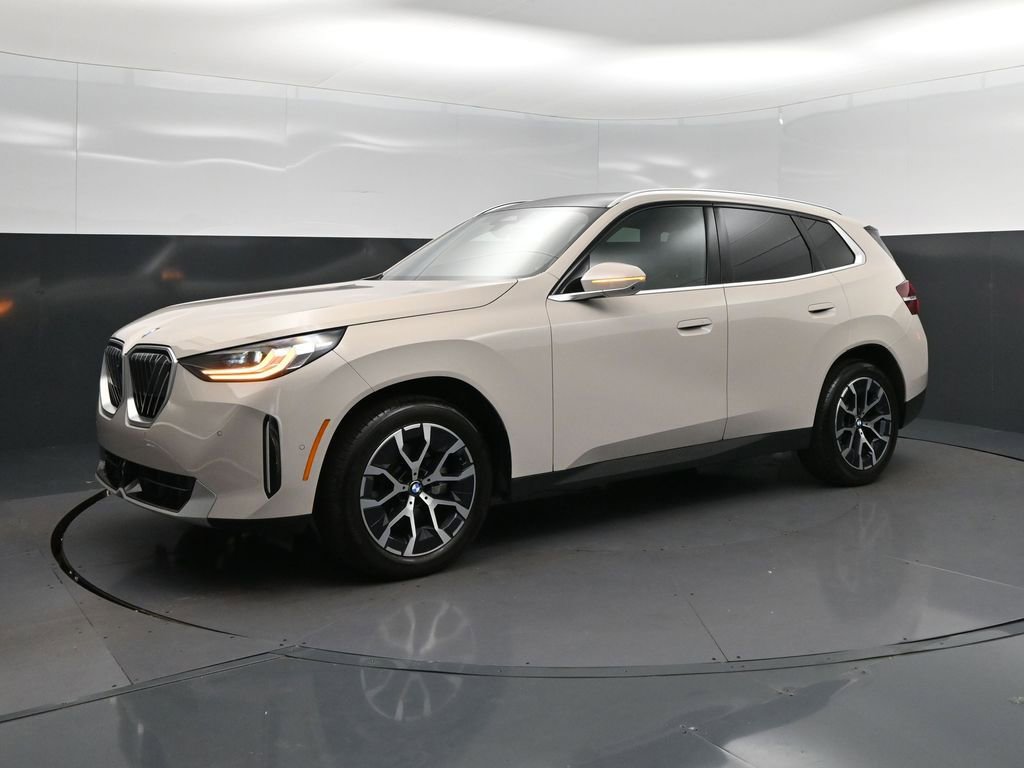 Certified 2025 BMW X3 xDrive30i w/ Premium Package AWD/4WD image 3