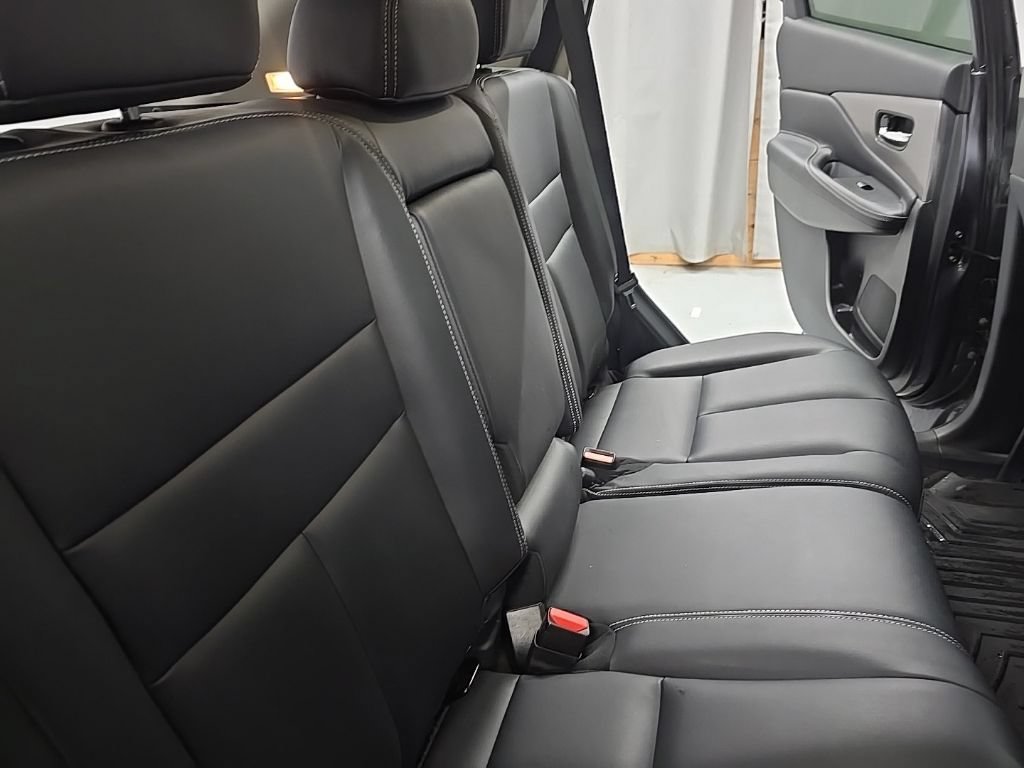 Used 2023 Nissan Murano SV w/ Cargo Package AWD/4WD image 24