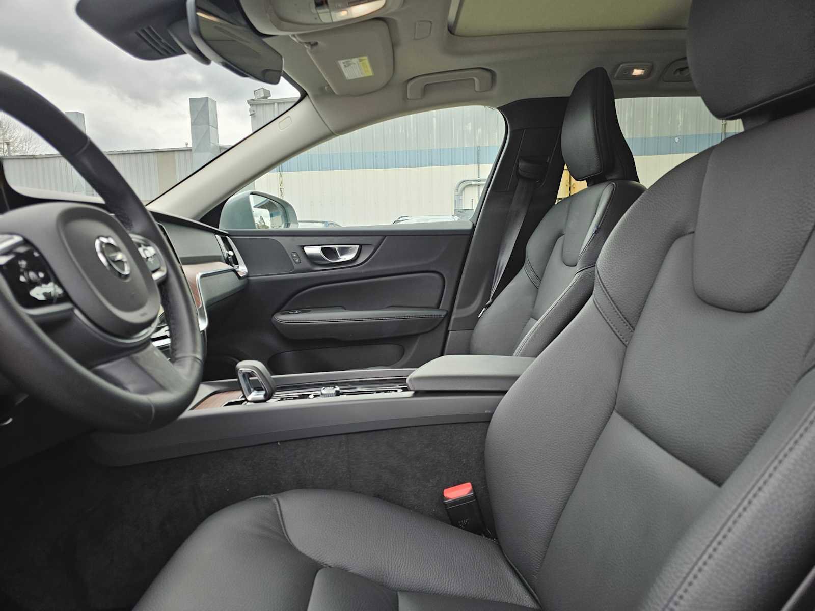 Certified 2025 Volvo V60 B5 Cross Country Plus image 23