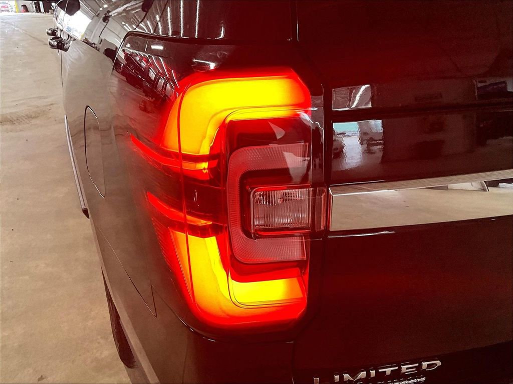 Used 2024 Ford Expedition Max Limited image 33