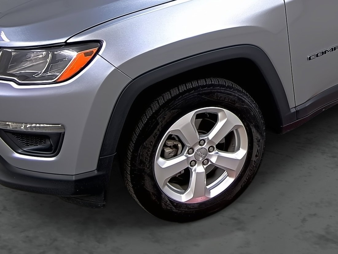 Used 2017 Jeep Compass Latitude w/ Popular Equipment Group image 7