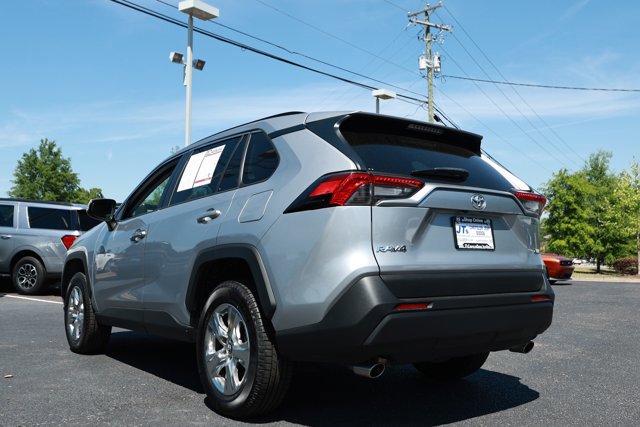 Used 2019 Toyota RAV4 XLE FWD image 8