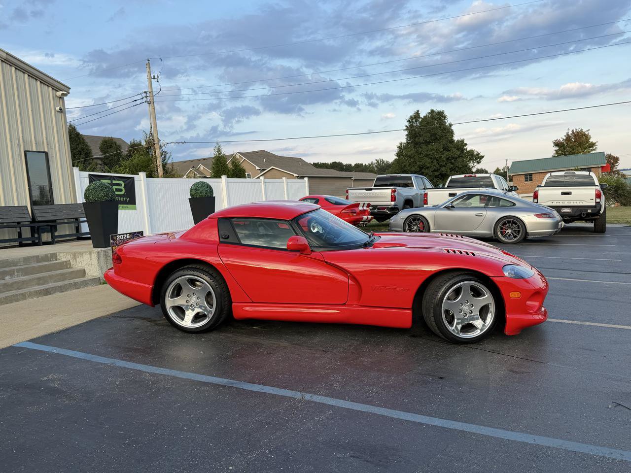 Used 2000 Dodge Viper RT/10 RWD image 2