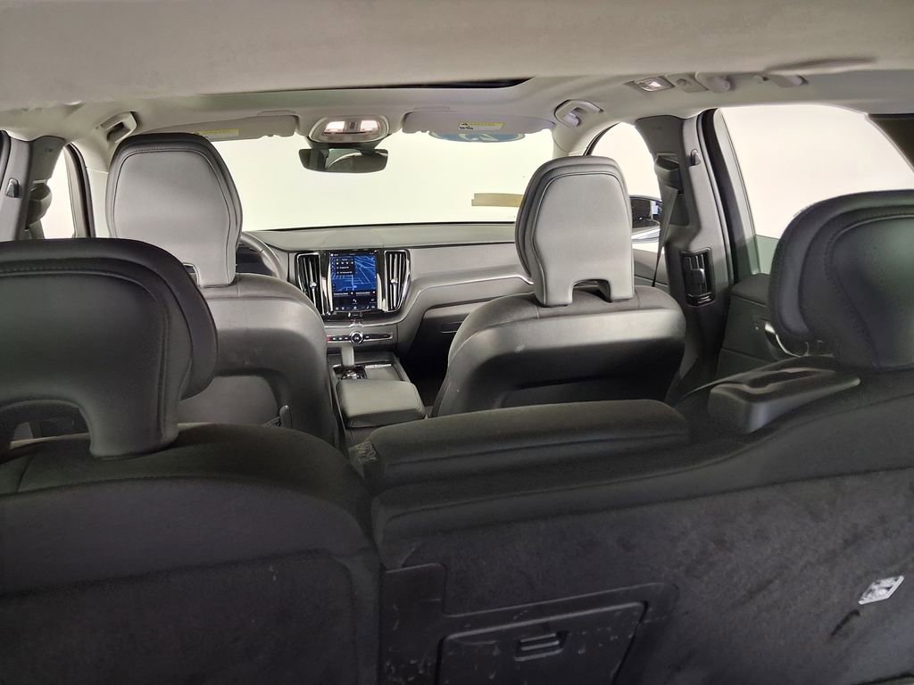 Certified 2023 Volvo XC60 B5 Core AWD/4WD image 12