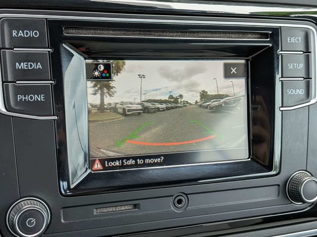 Used 2019 Volkswagen Beetle 2.0T S FWD image 19