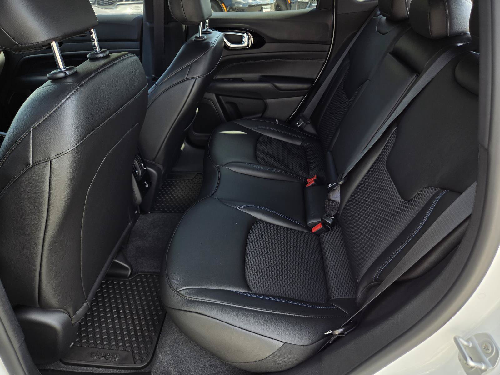 New 2026 Jeep Compass Latitude AWD/4WD image 27