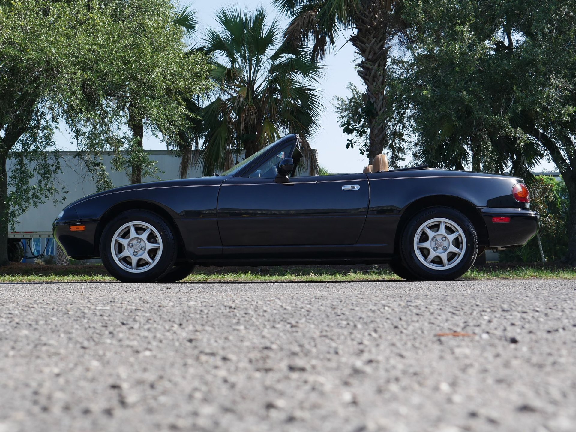 Used 1997 MAZDA MX-5 Miata RWD image 12