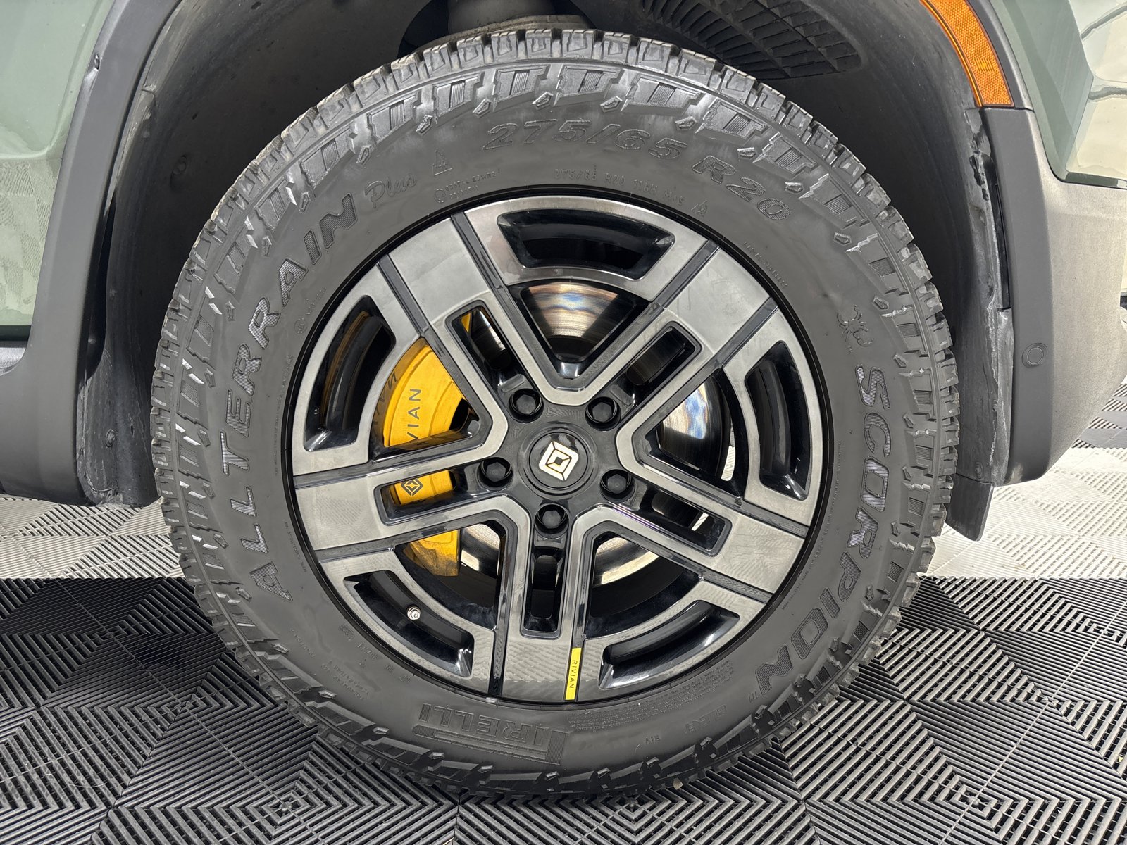 Used 2023 Rivian R1T Adventure image 11