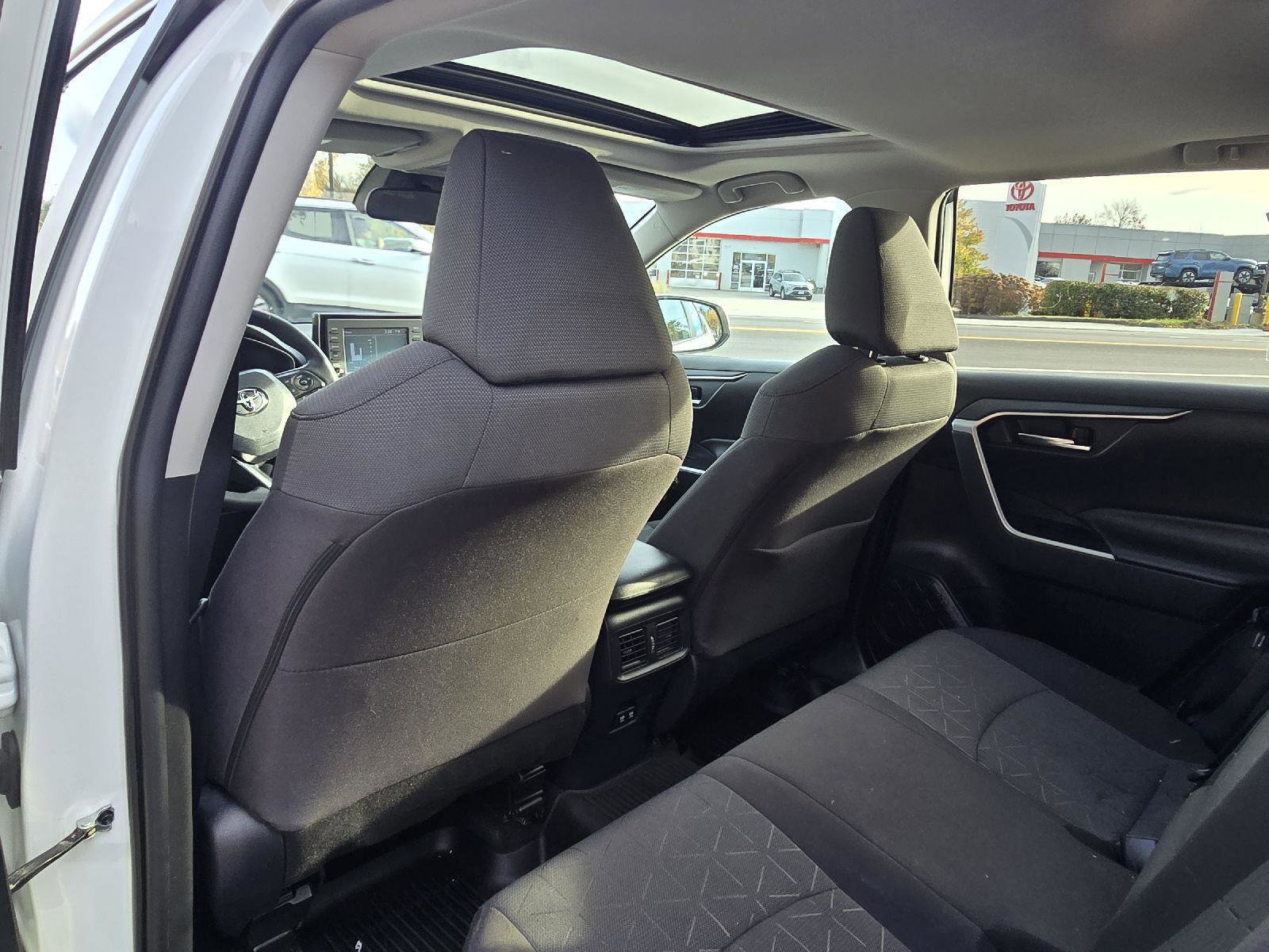 Used 2020 Toyota RAV4 XLE w/ Convenience Package image 13