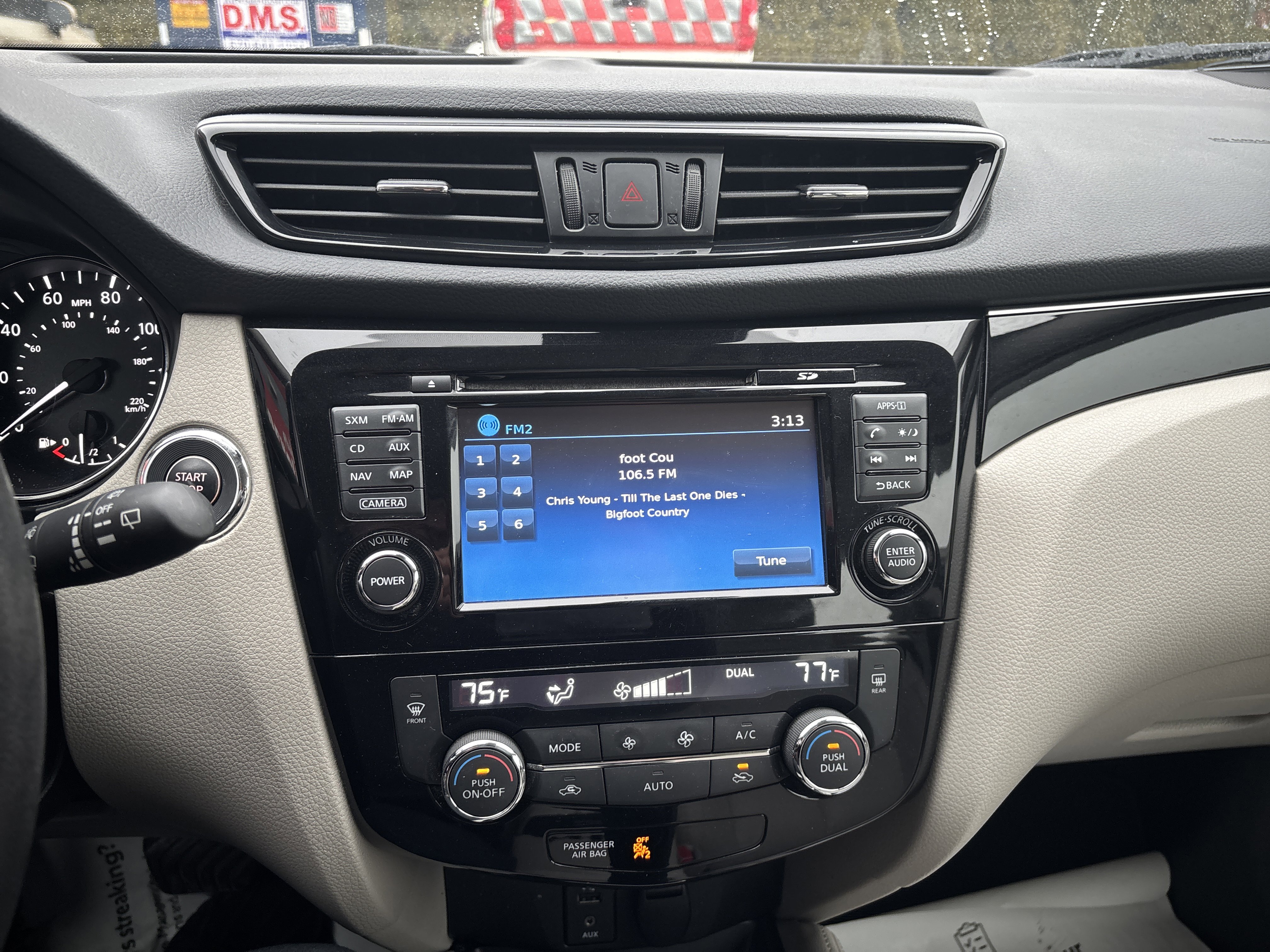 Used 2018 Nissan Rogue Sport SL w/ SL Premium Package image 25