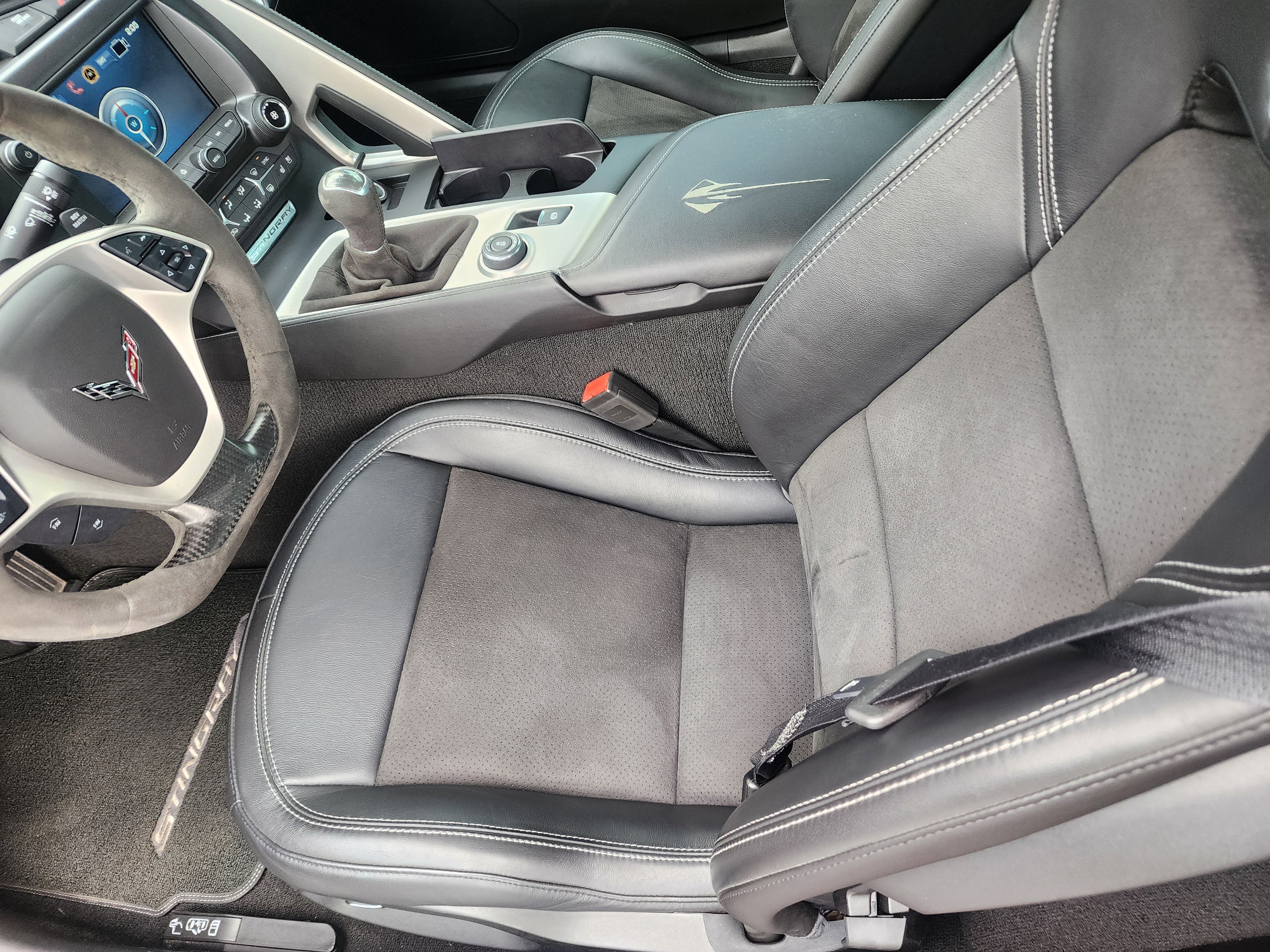 Used 2019 Chevrolet Corvette Stingray Coupe w/ 2LT Preferred Equipment Group image 15