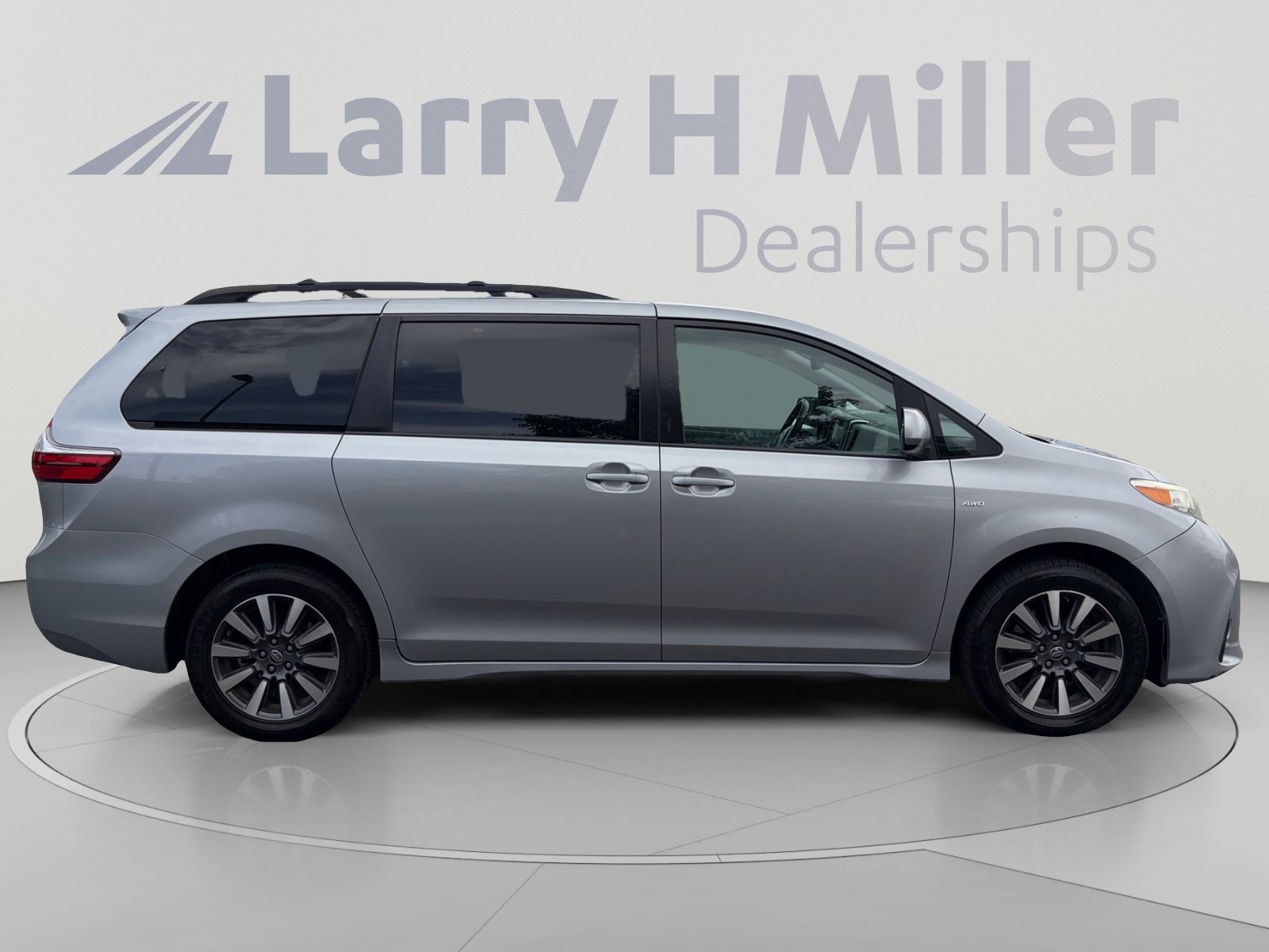 Used 2018 Toyota Sienna LE AWD/4WD image 6