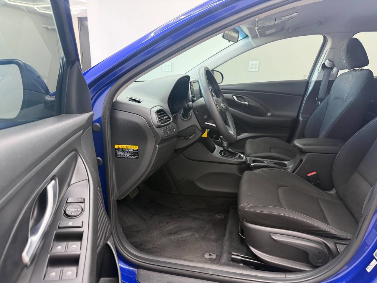 Used 2019 Hyundai Elantra GT FWD image 17