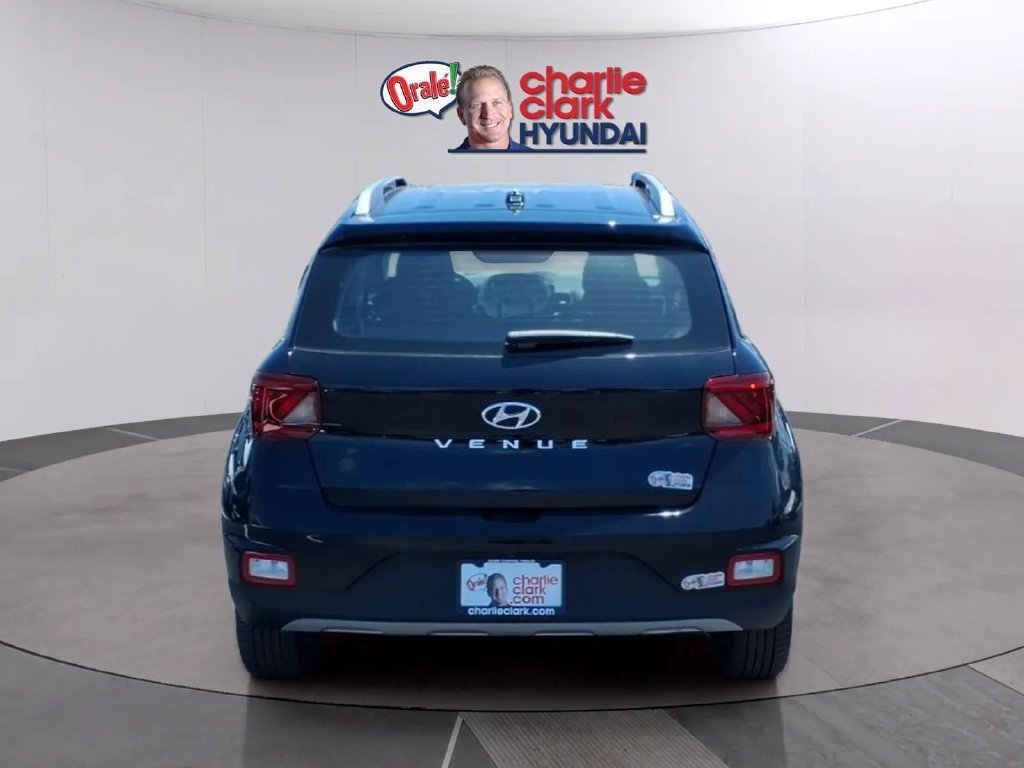 New 2026 Hyundai Venue SEL FWD image 4