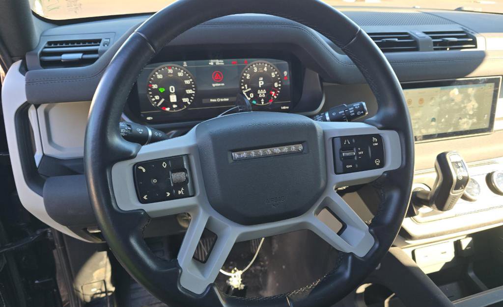 Used 2023 Land Rover Defender 110 S image 10