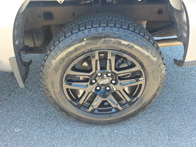 Used 2022 Chevrolet Silverado 1500 LT Trail Boss w/ Convenience Package II AWD/4WD image 10