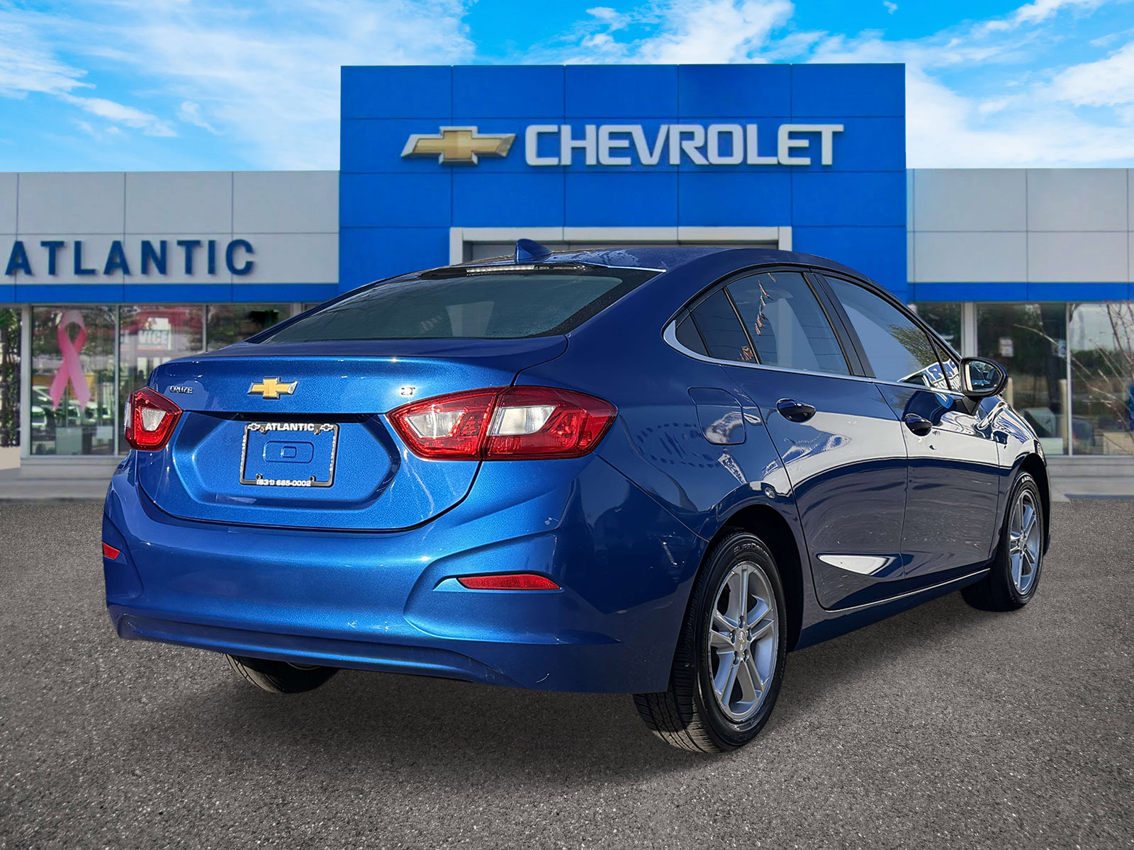 Used 2018 Chevrolet Cruze LT w/ Sun And Sound Package FWD image 4