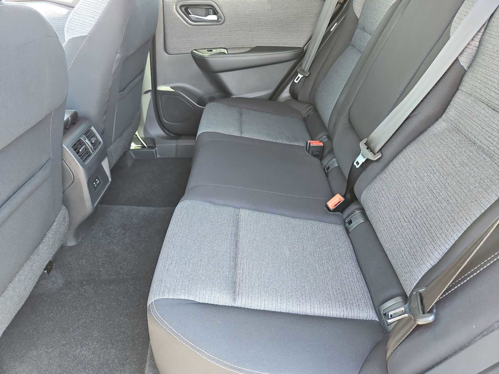 Used 2022 Nissan Rogue SV FWD image 19
