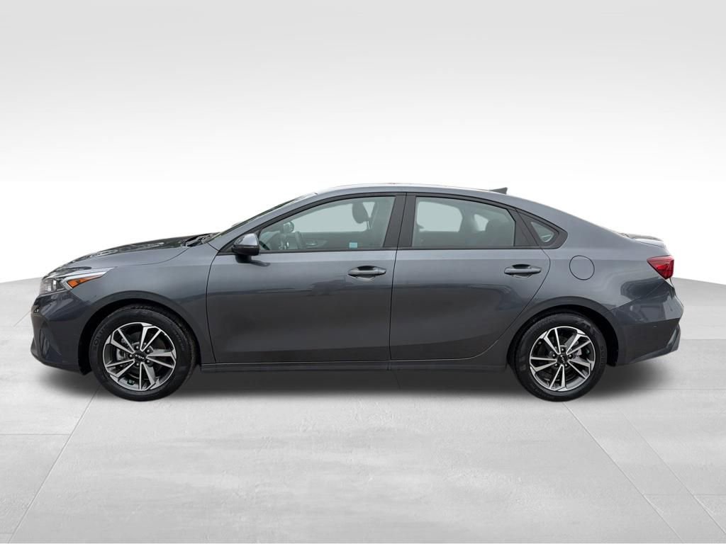 Used 2023 Kia Forte LXS w/ LXS Technology Package image 2